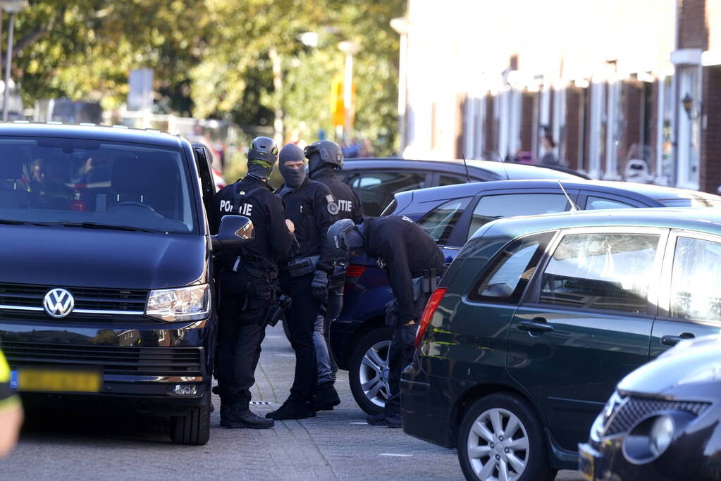 Ambulancemedewerker overgoten met heet water in woning