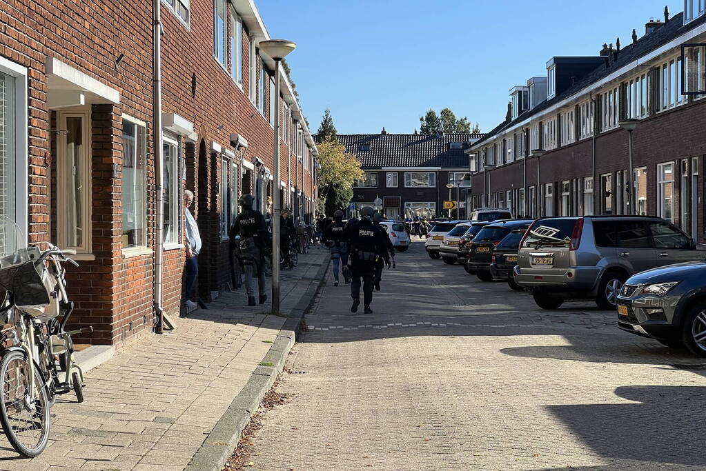 Ambulancemedewerker overgoten met heet water in woning