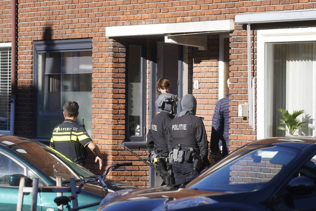 Ambulancemedewerker overgoten met heet water in woning