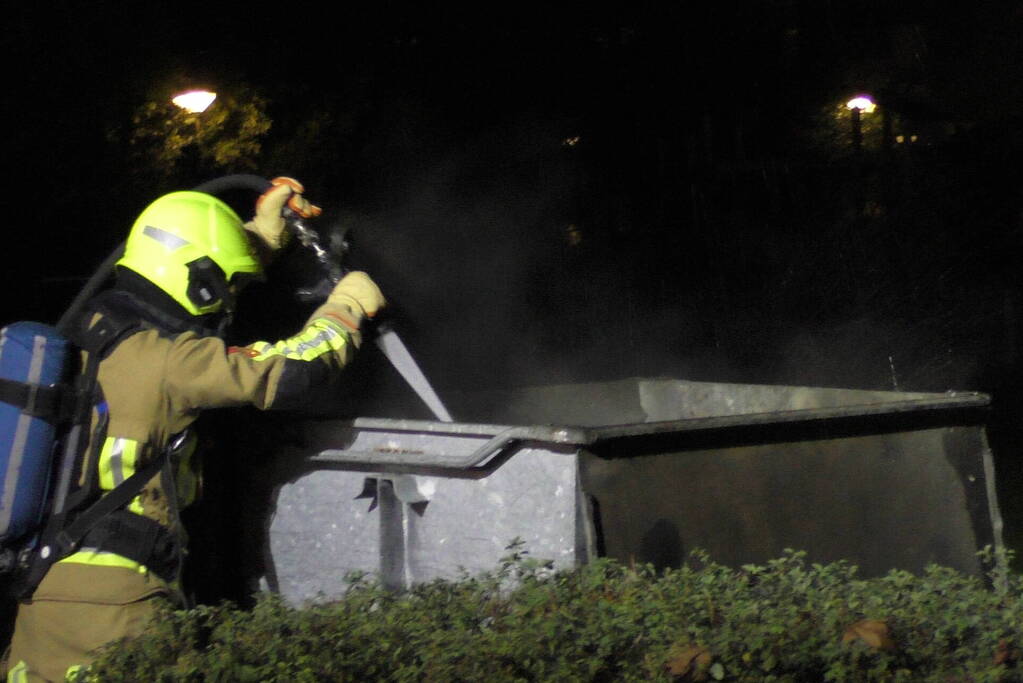 Brand in container snel geblust