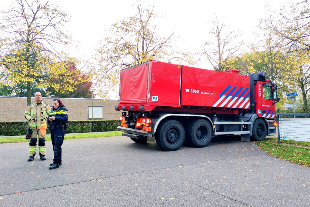 Bankstel in woning vliegt in brand
