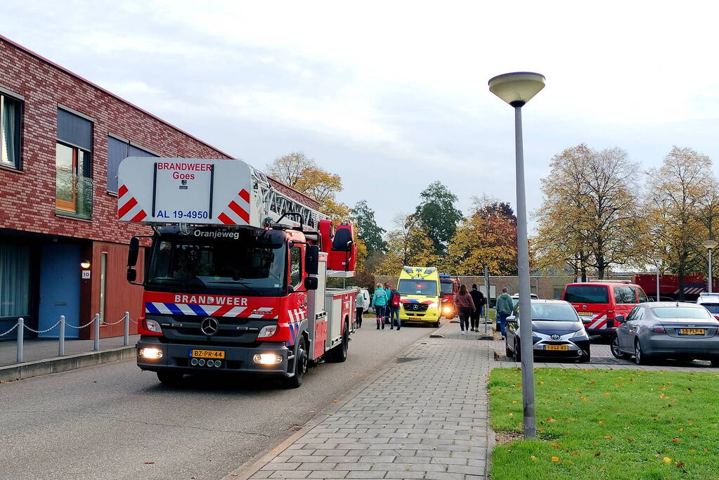 Bankstel in woning vliegt in brand