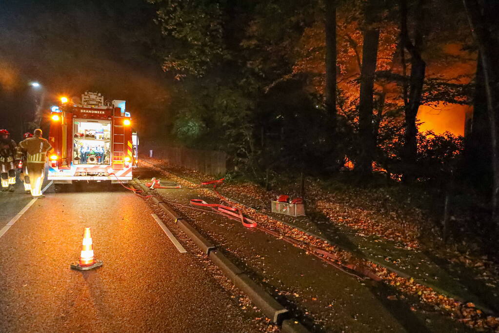Caravan in achtertuin verwoest vanwege brand