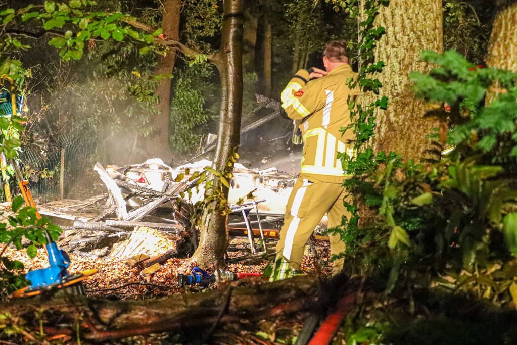 Caravan in achtertuin verwoest vanwege brand