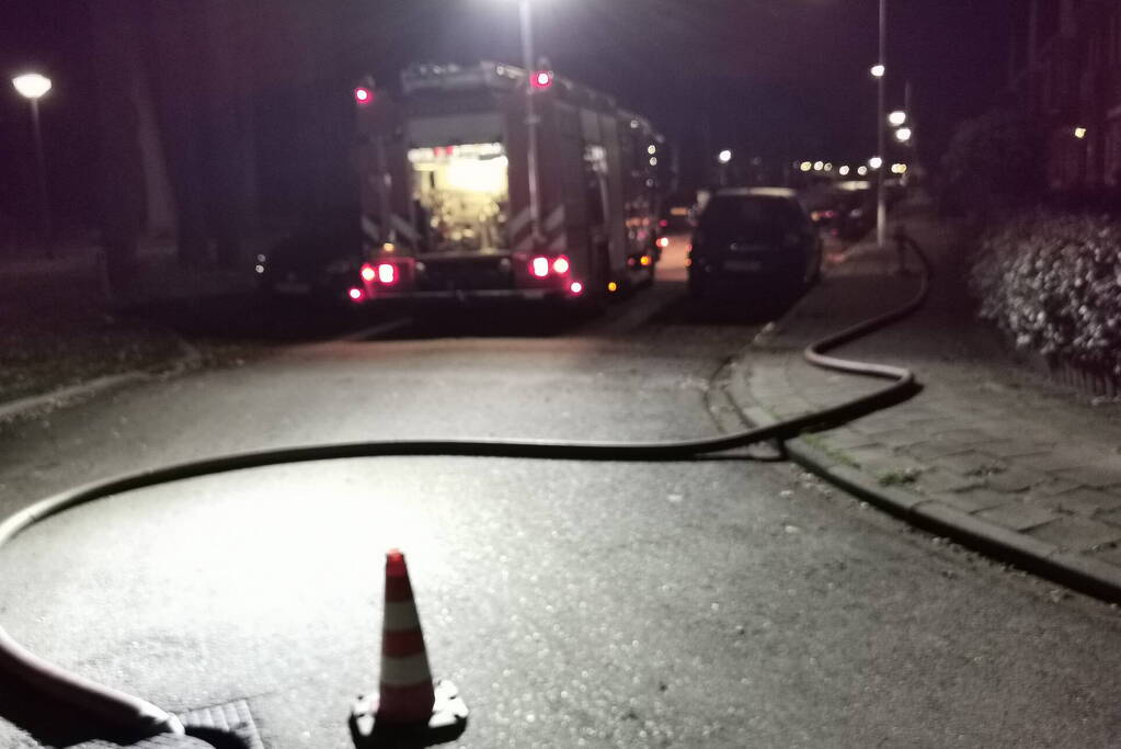 Brandweer spoelt riool door vanwege vreemde lucht