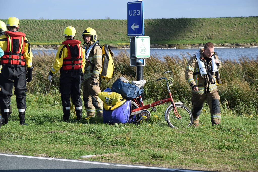Hulpdiensten ingezet voor aangetroffen fiets naast water
