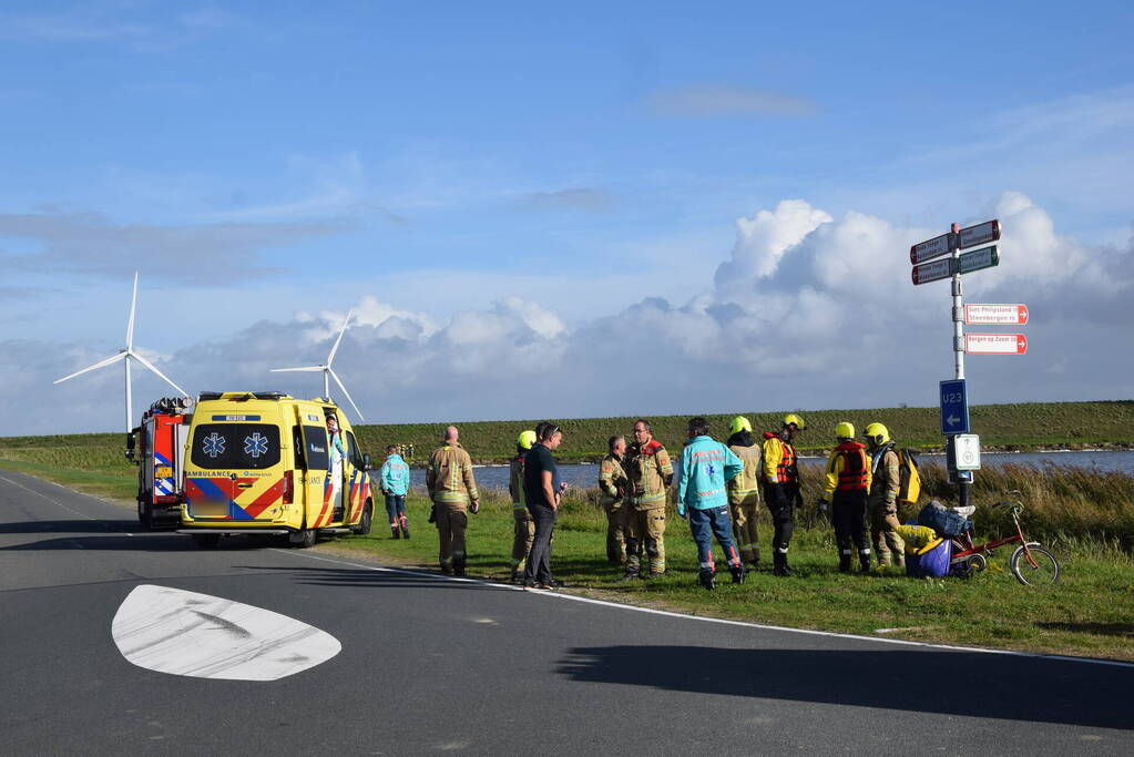 Hulpdiensten ingezet voor aangetroffen fiets naast water