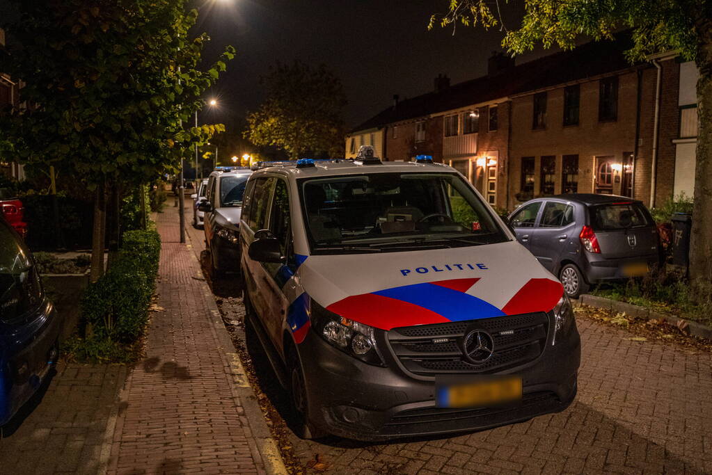 Arrestatie na flinke politie-inzet bij woning