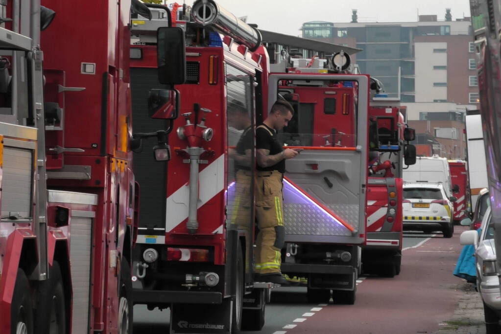 Zeer grote brand in bedrijfspanden