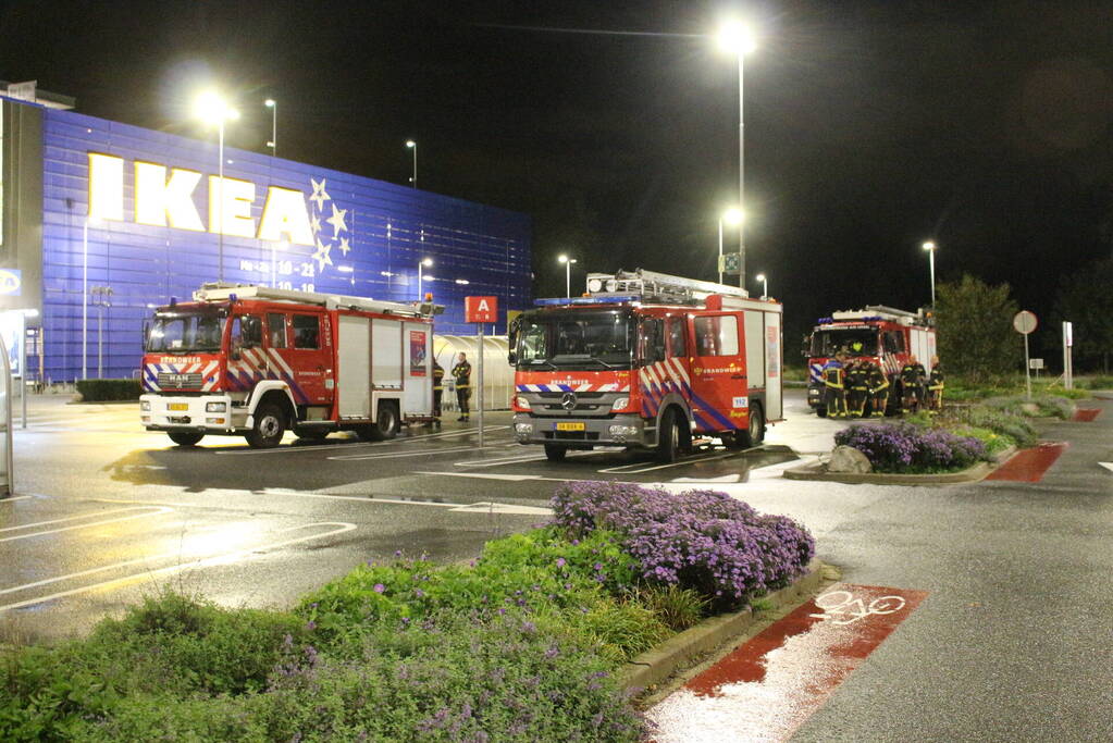 Zeer grote brand in bedrijfspanden
