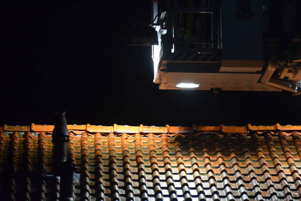 Dak beschadigd na blikseminslag