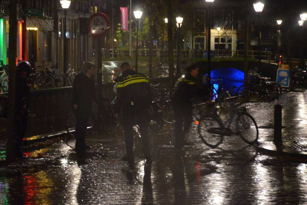Fietser gewond na val in gracht
