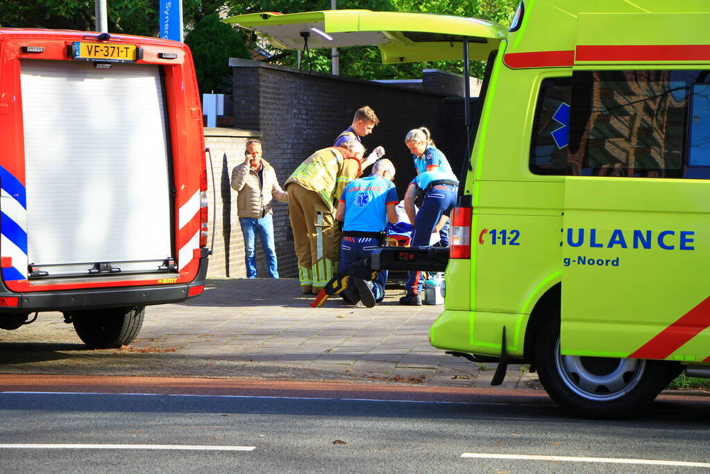 Man zwaargewond na val van fiets