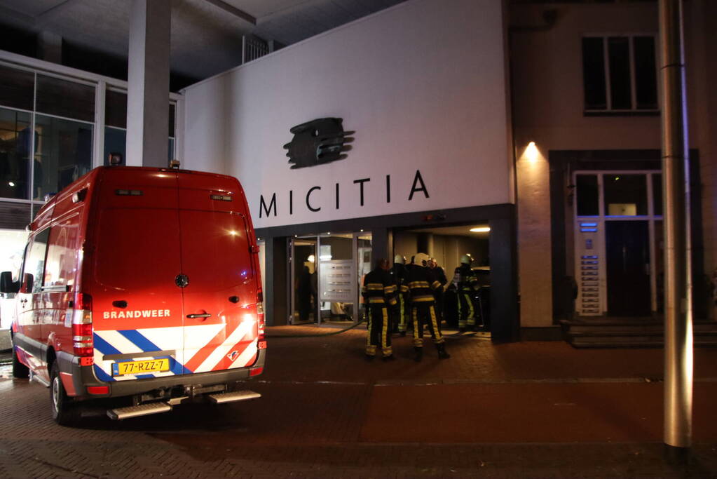 Brandweer ingezet bij rookontwikkeling in gebouw