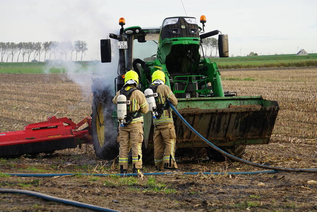 Brand in landbouwvoertuig