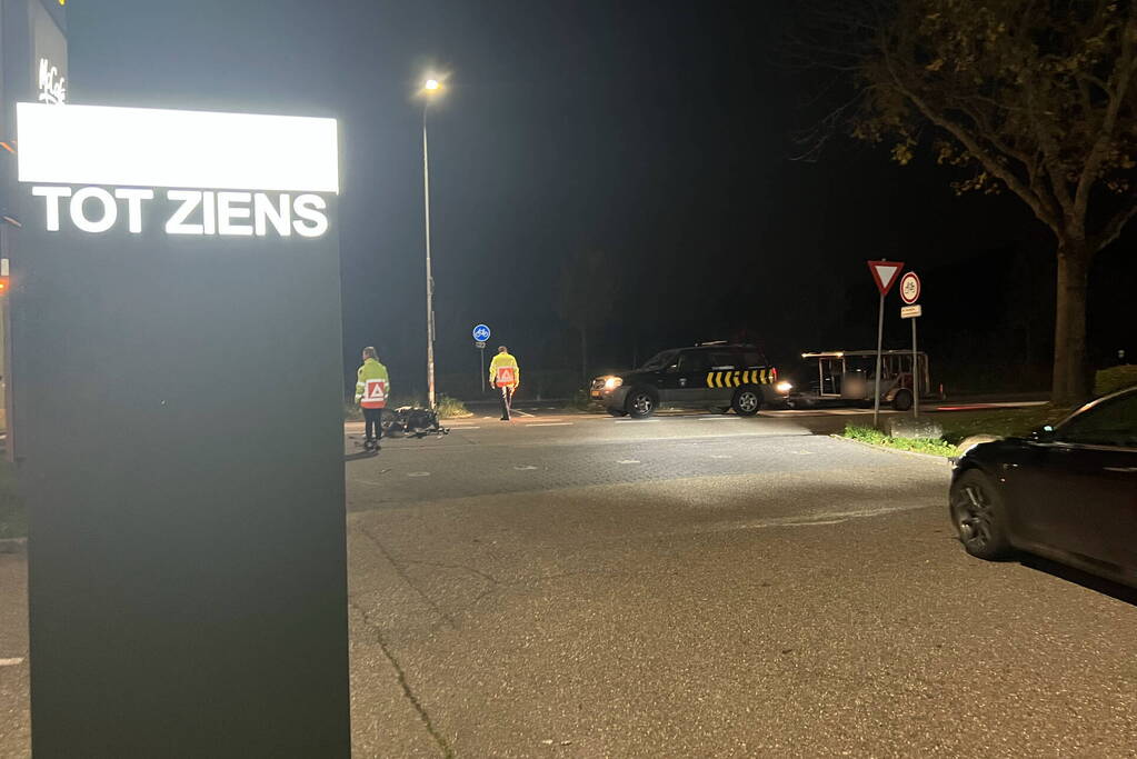 Scooterrijder gewond bij botsing tegen auto