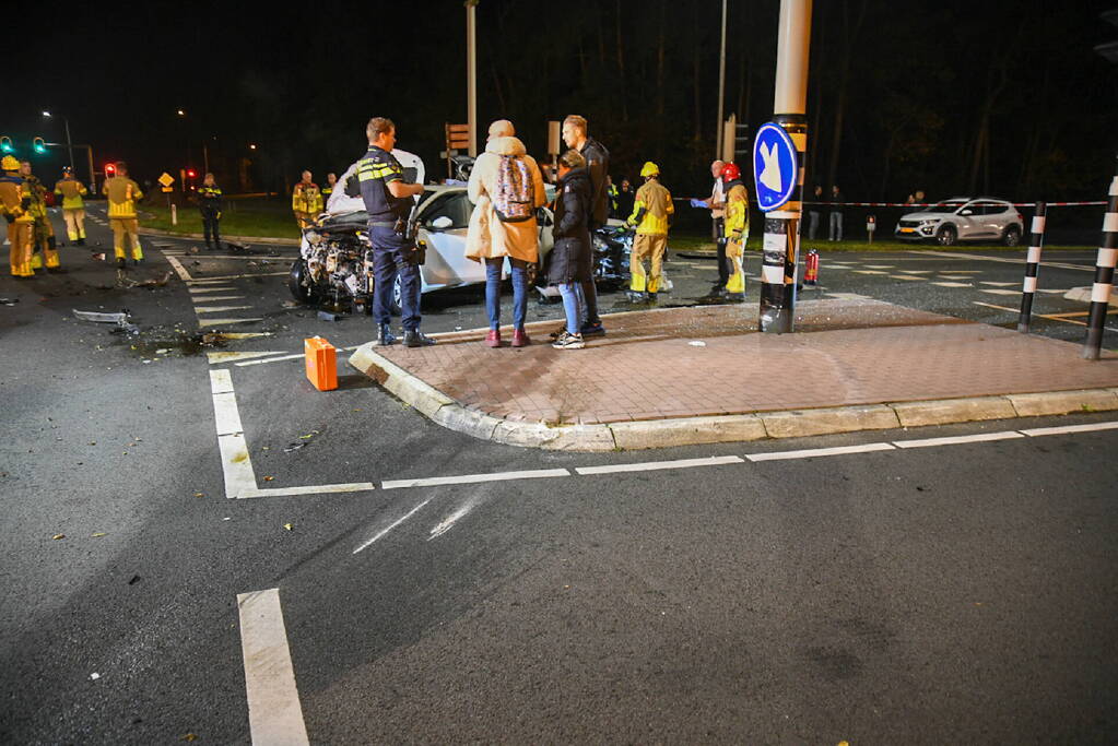 Botsing tussen twee personenauto's
