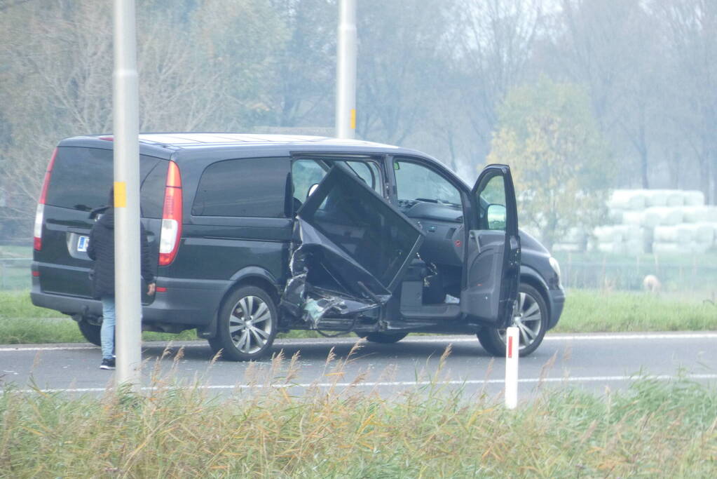Veel schade bij aanrijding oprit