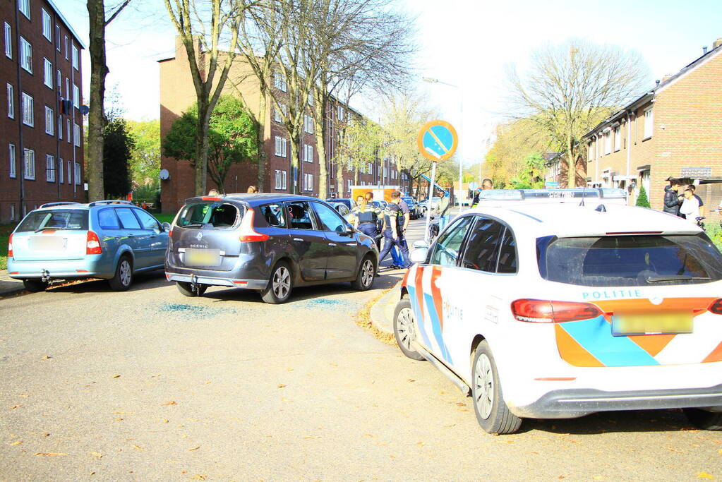 Autoramen kapot geslagen bij verkeersruzie