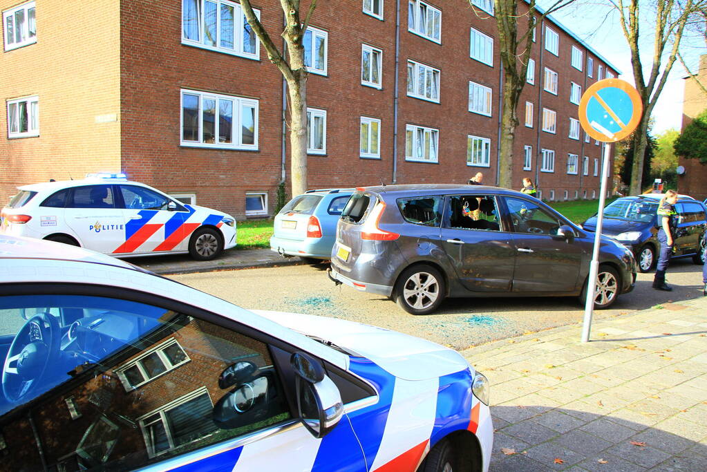 Autoramen kapot geslagen bij verkeersruzie