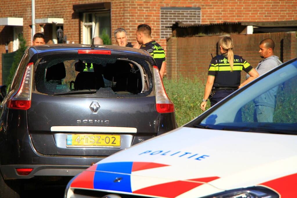 Autoramen kapot geslagen bij verkeersruzie