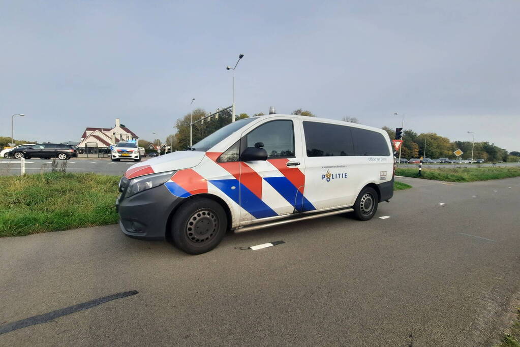 Fietser zwaargewond bij aanrijding