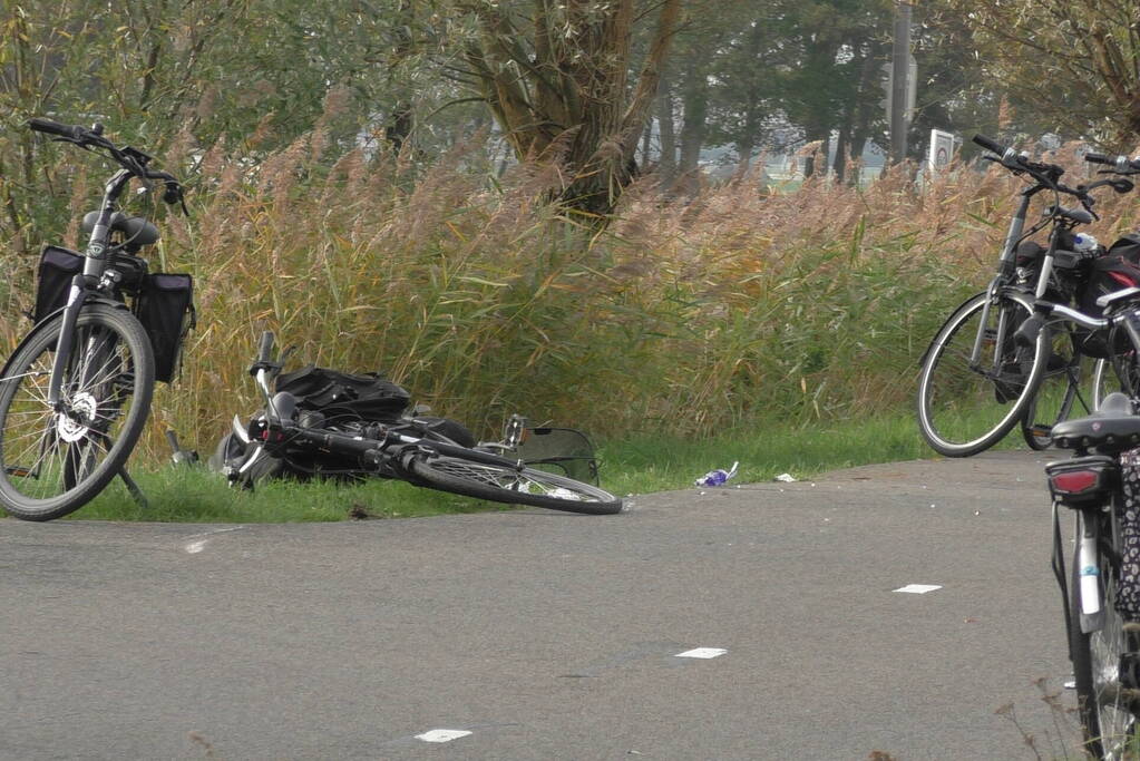Fietser zwaargewond bij aanrijding