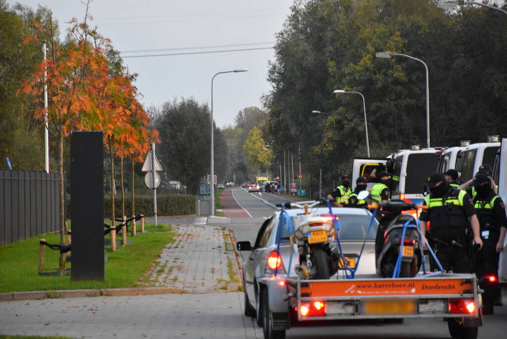 Grote politieactie vanwege illegale scootermeeting