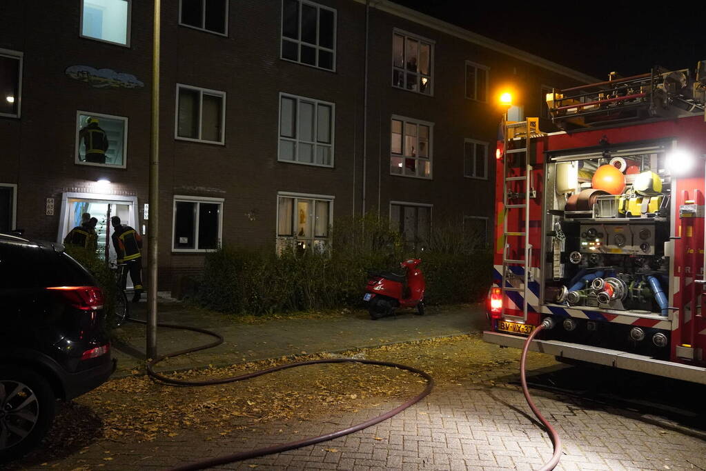 Bewoner gered na brand op tweede etage