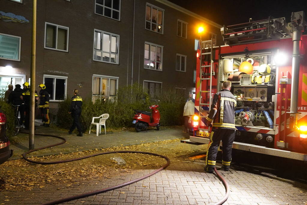 Bewoner gered na brand op tweede etage