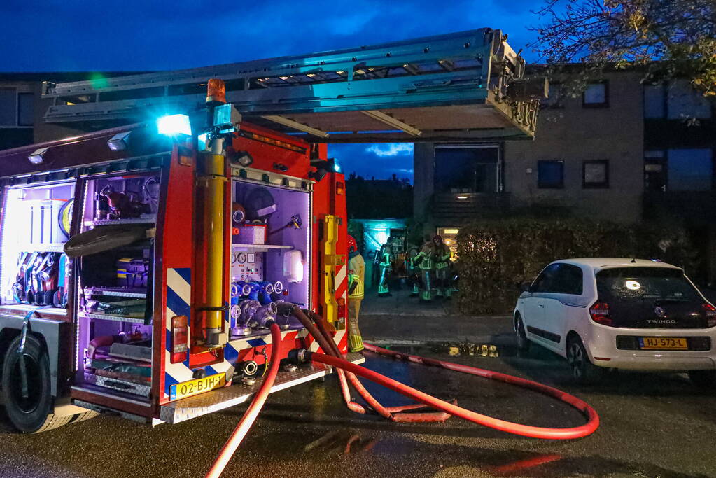 Diepvries in achtertuin vliegt in brand