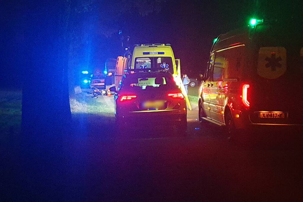 Ernstig ongeval tussen brommer en graafmachine