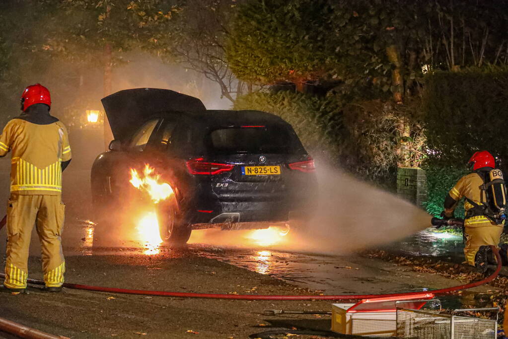 Elektrische BMW iX3 vliegt in brand