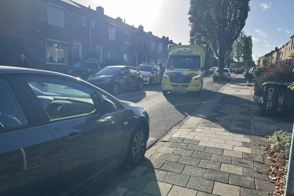 Veel schade bij ongeval tussen twee personenauto's