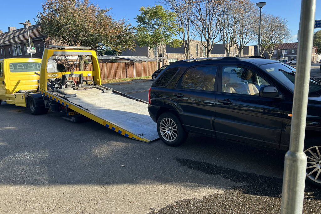 Veel schade bij ongeval tussen twee personenauto's