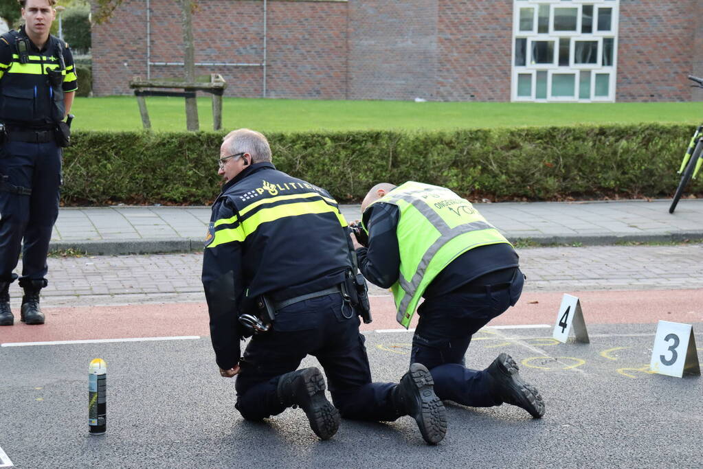 Man van 84 overleden bij aanrijding met vrachtwagen