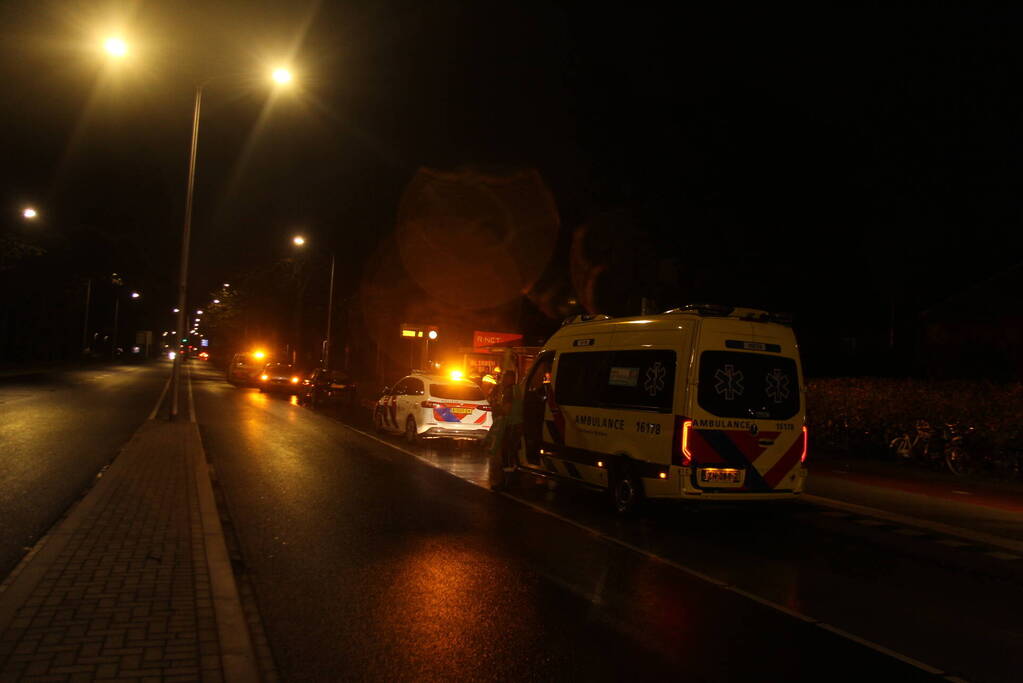 Schreeuwende man aangetroffen in bushokje