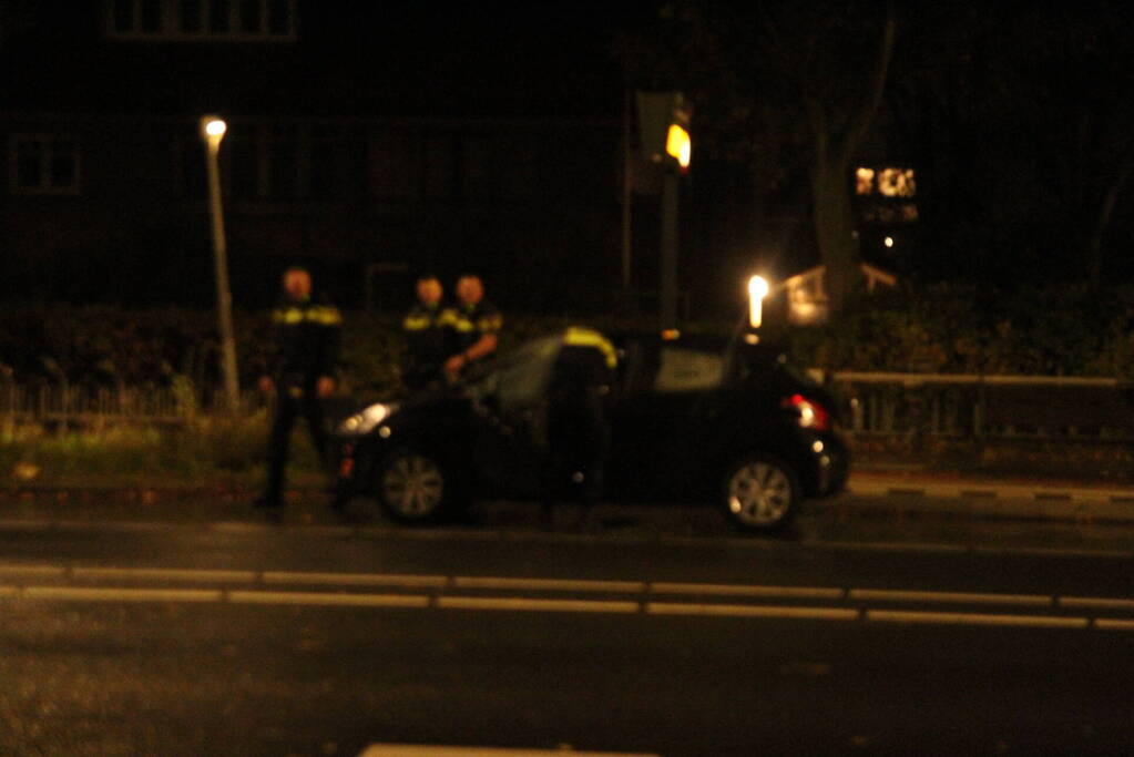 Schreeuwende man aangetroffen in bushokje