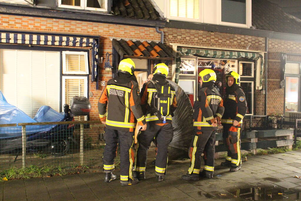 Brand in schoorsteen van woning
