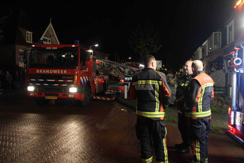 Brand in schoorsteen van woning