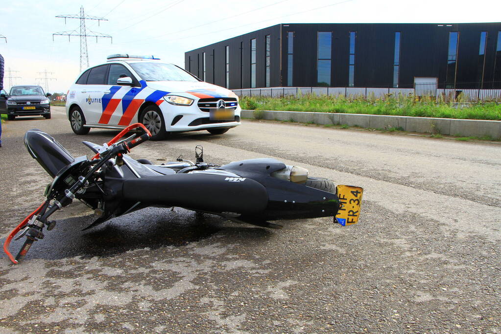 Bestuurder crossmotor gewond na val