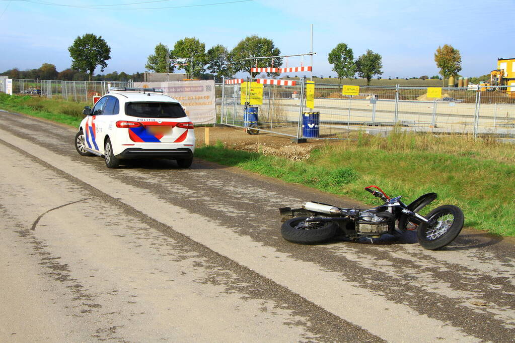 Bestuurder crossmotor gewond na val