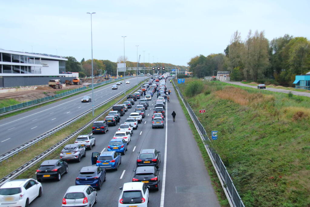 Flinke file na storing Schipholbrug