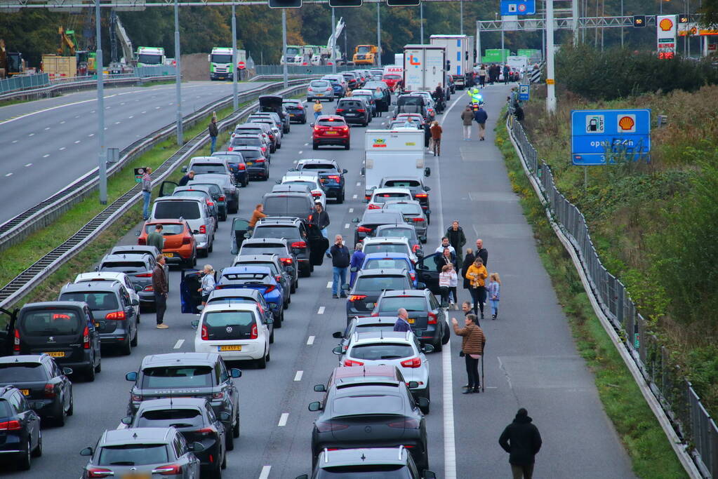 Flinke file na storing Schipholbrug
