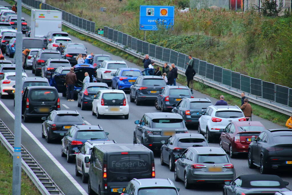 Flinke file na storing Schipholbrug