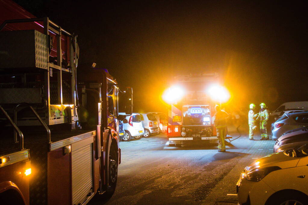 Brand verwoest geparkeerde camper