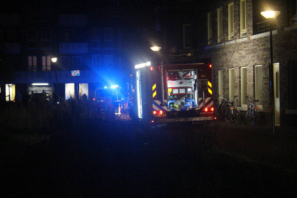 Diverse woningen ontruimd na autobrand