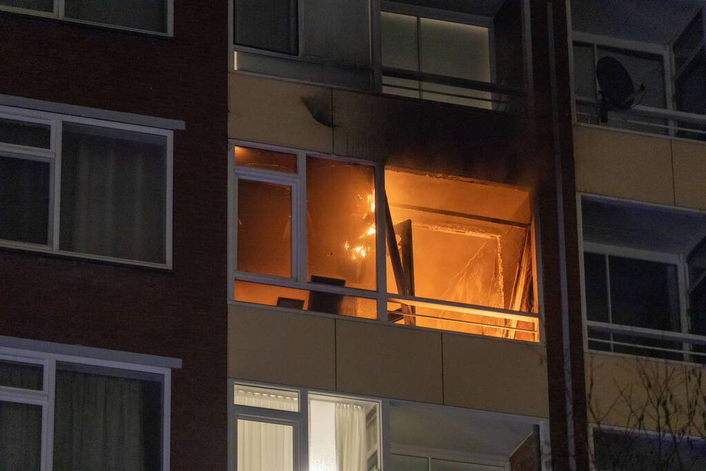 Tientallen appartementen ontruimd door brand