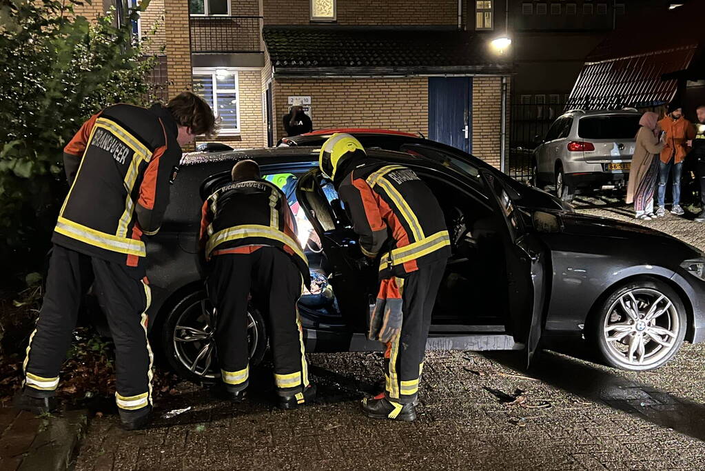 Autobrand snel onder controle