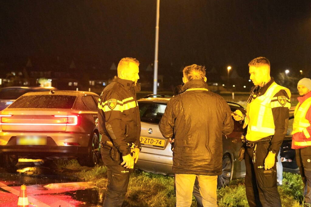 Automobilist aangehouden na dat hij rotonde mist